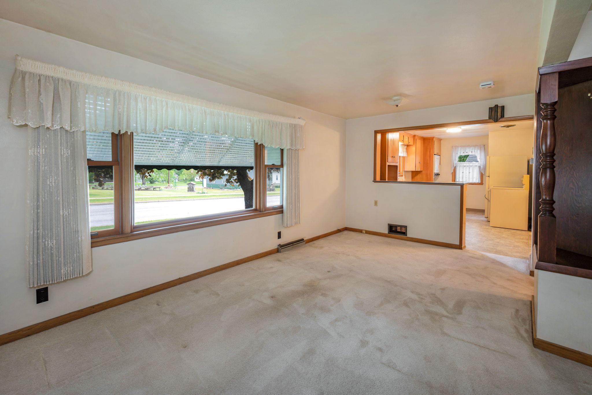 120 W 9th St Fairmont MN-11.jpg
