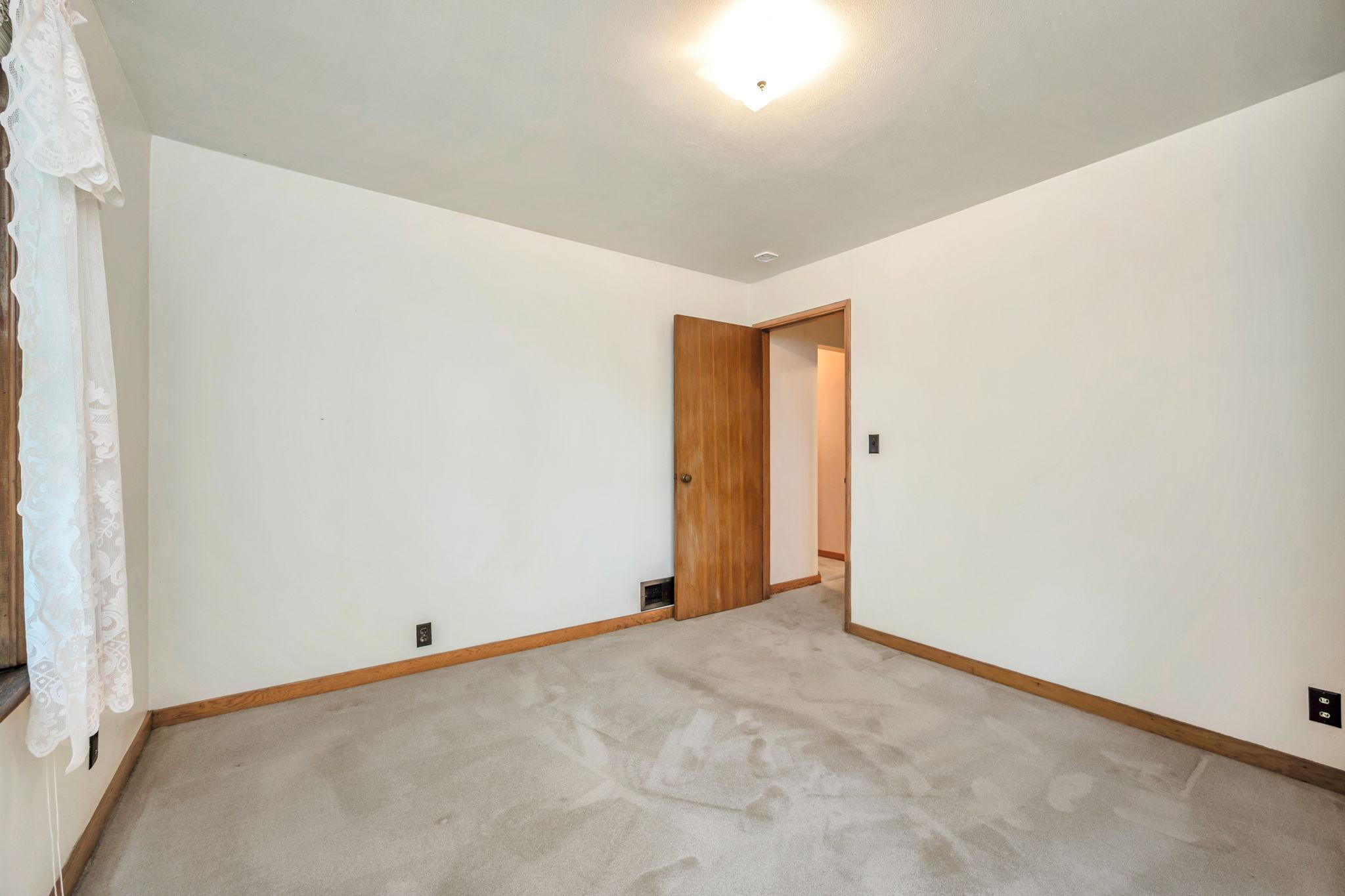 120 W 9th St Fairmont MN-22.jpg
