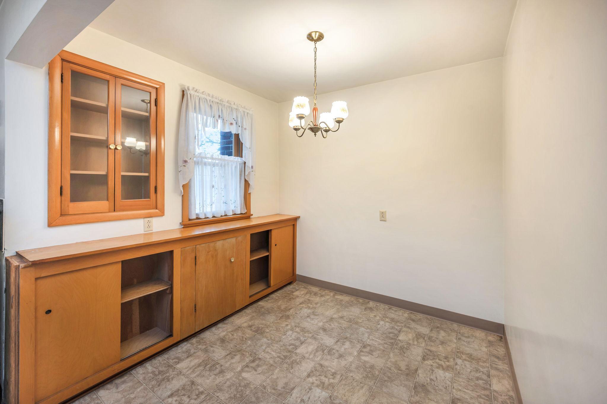 120 W 9th St Fairmont MN-14.jpg