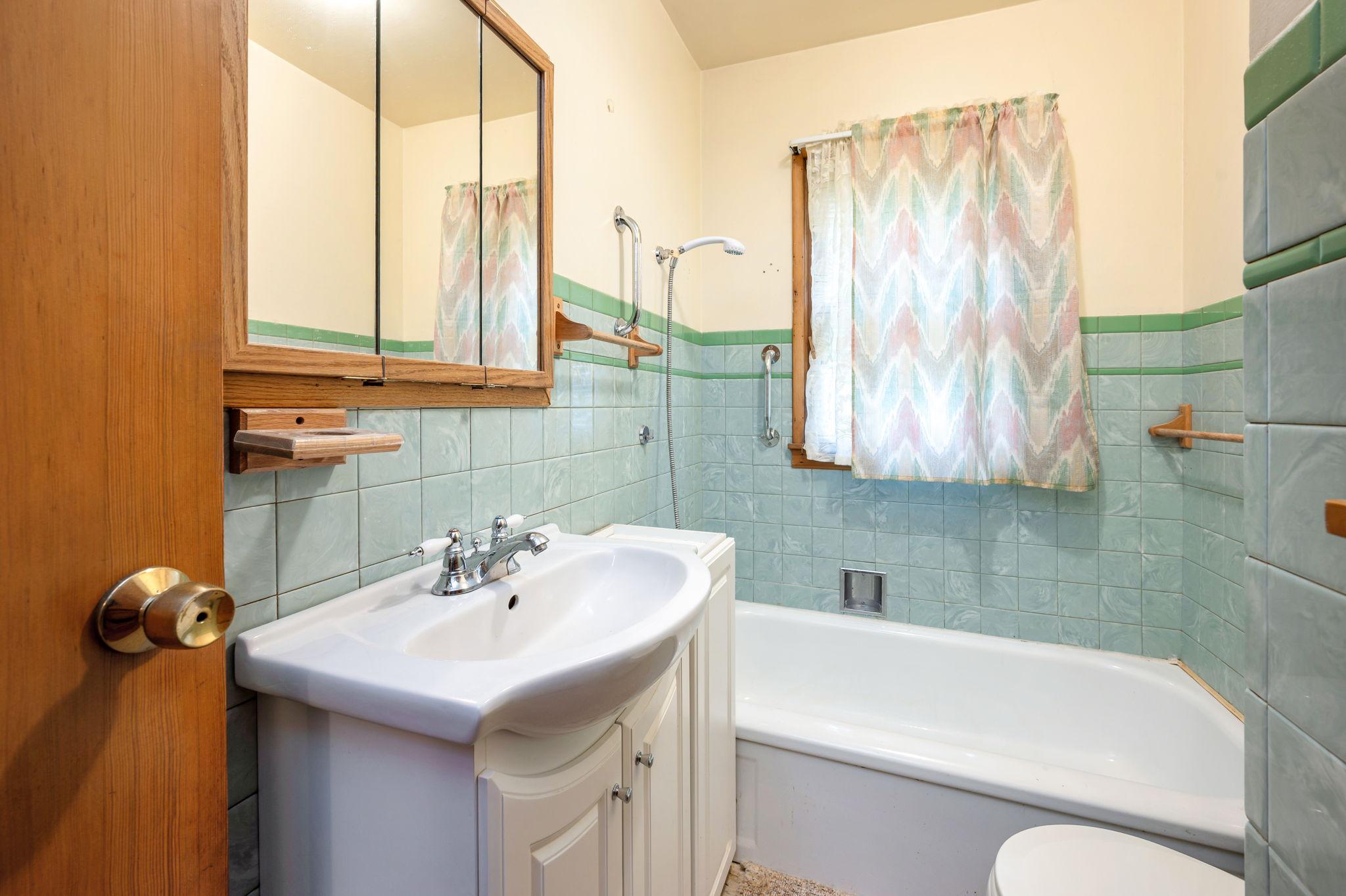 120 W 9th St Fairmont MN-20.jpg
