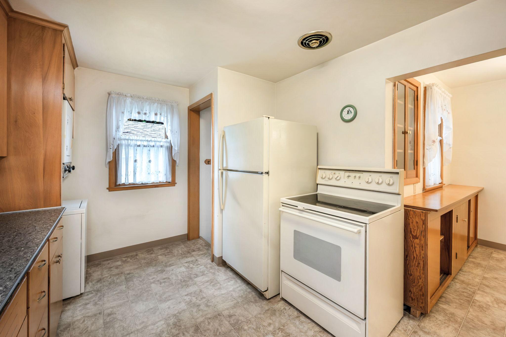 120 W 9th St Fairmont MN-16.jpg