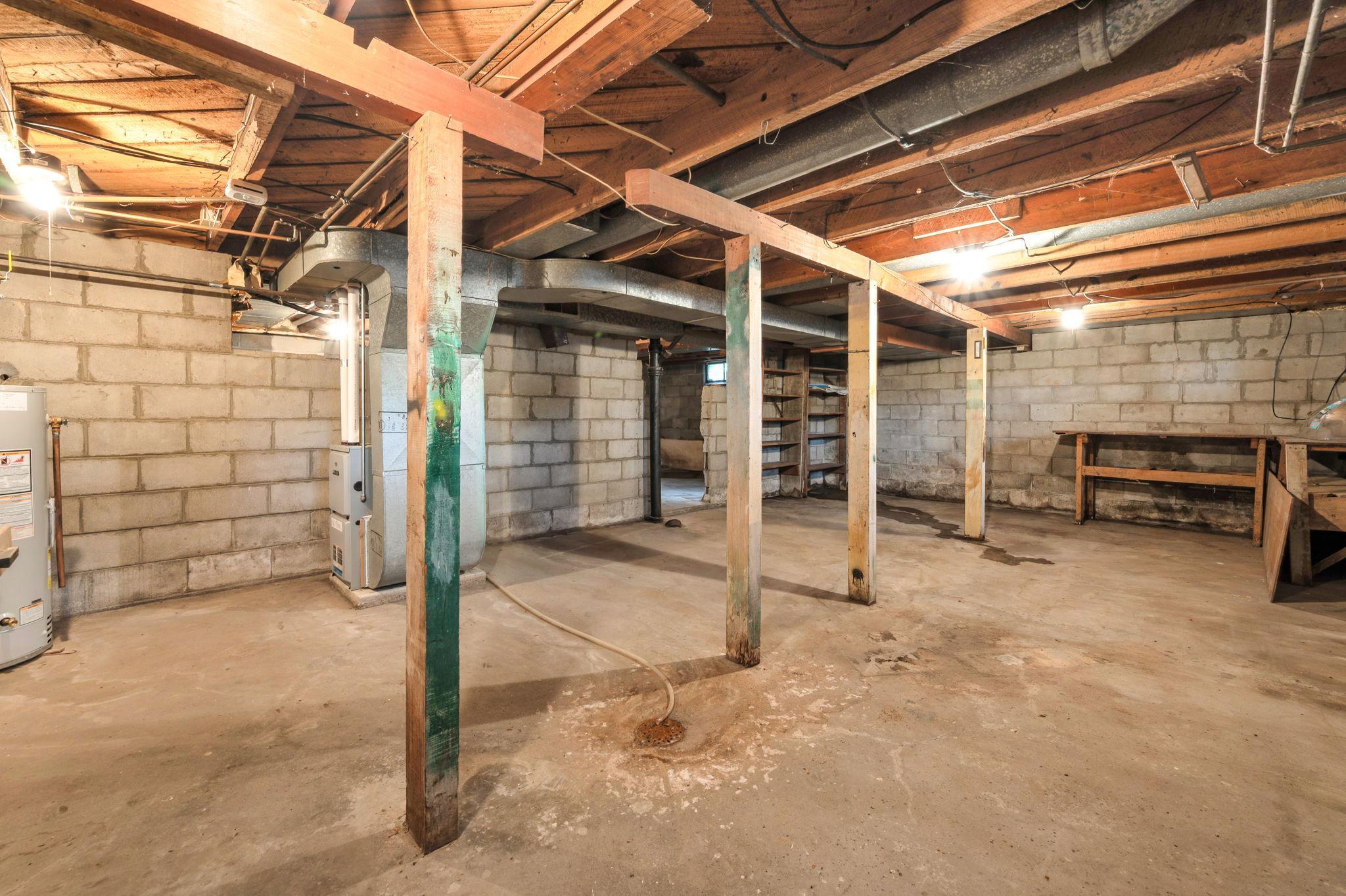 120 W 9th St Fairmont MN-24.jpg