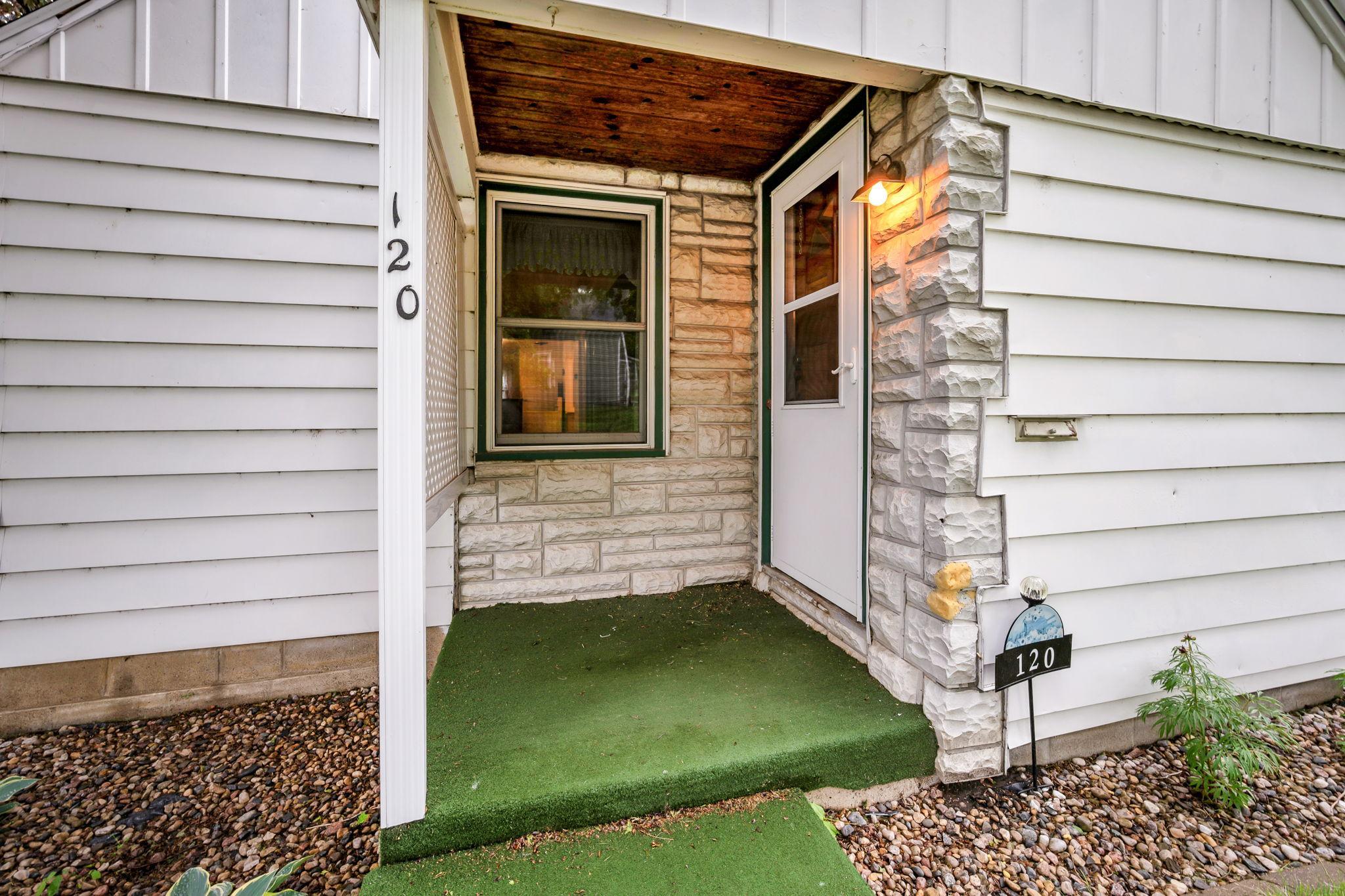 120 W 9th St Fairmont MN-2.jpg