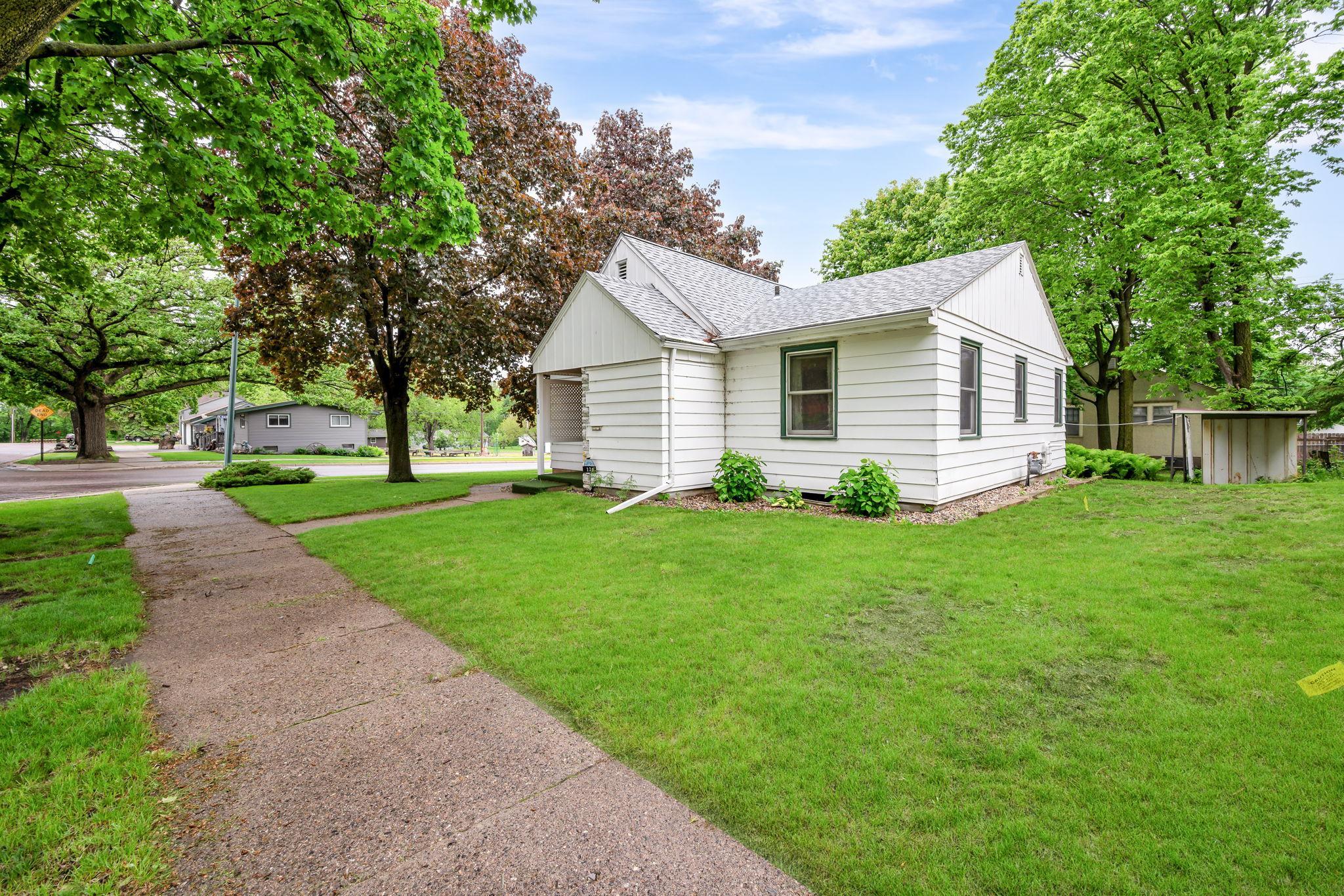 120 W 9th St Fairmont MN-3.jpg