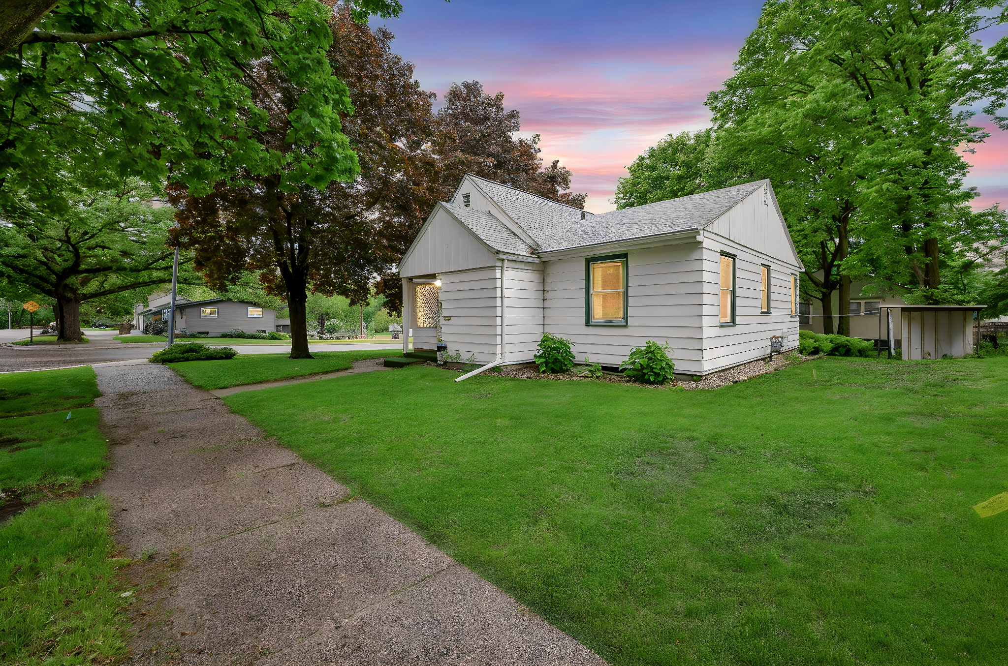 120 W 9th St Fairmont MN-3 day to dusk.jpeg
