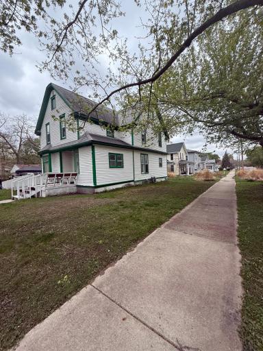 14 6th Avenue NW, Faribault, MN 55021