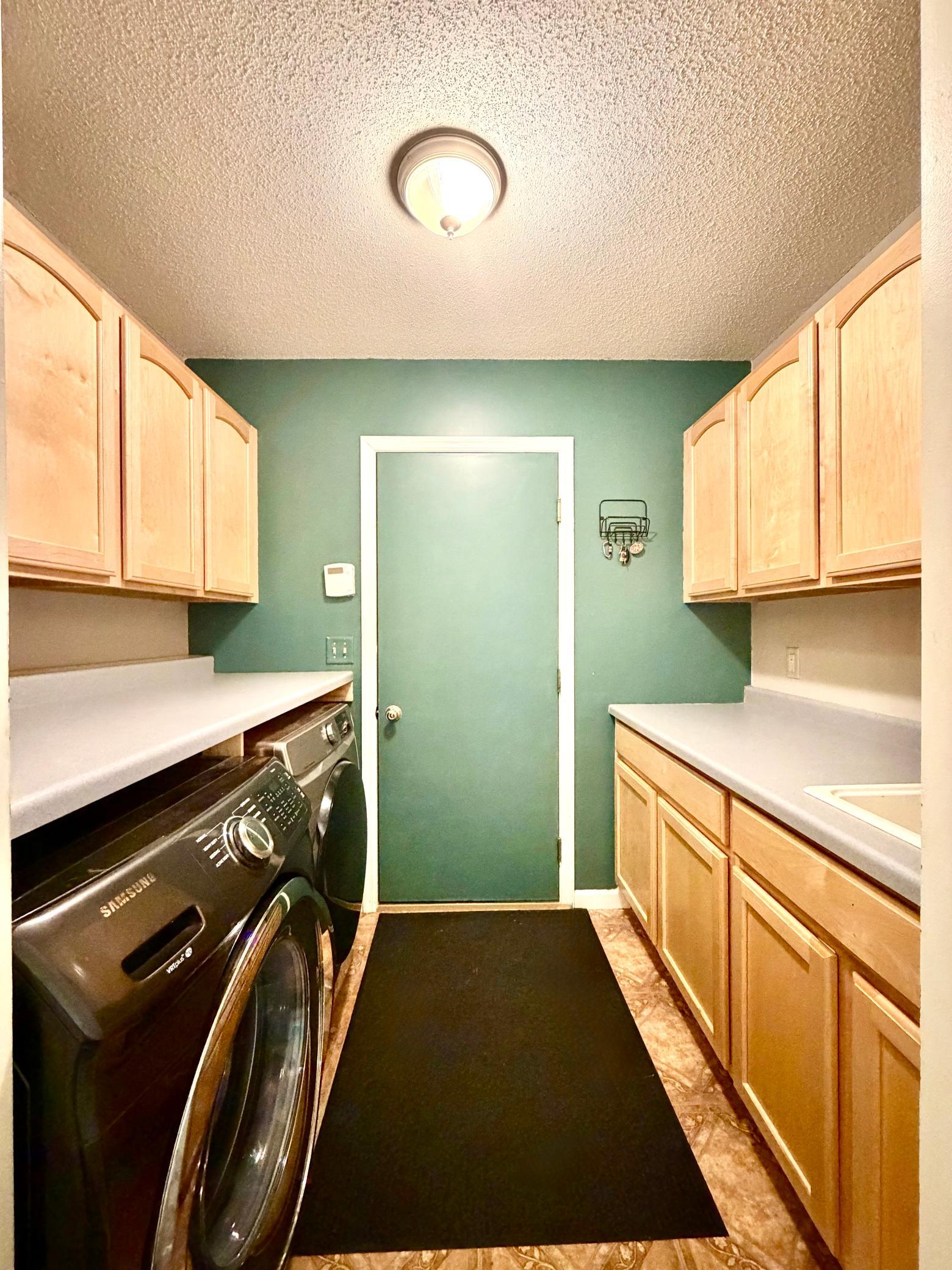 Laundry and entrance to the garage 3.jpeg