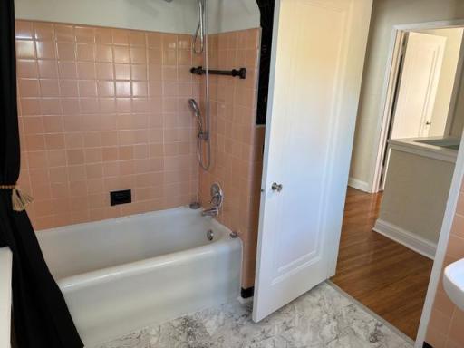 5140 Queen Avenue S, Minneapolis, MN 55410