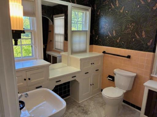 5140 Queen Avenue S, Minneapolis, MN 55410