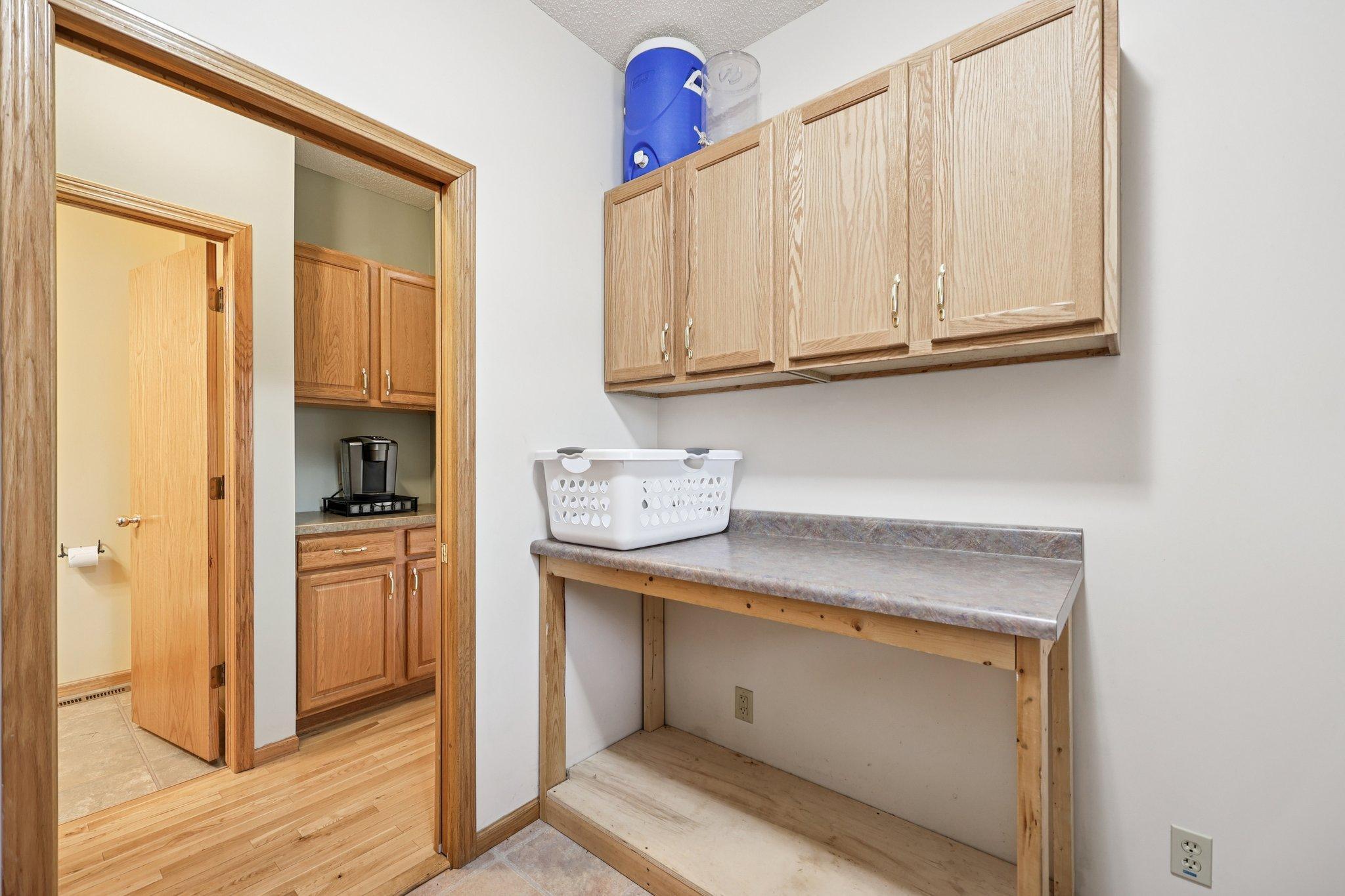 44-web-or-mls-Pleasant Valley Rd-S0804-044.jpg