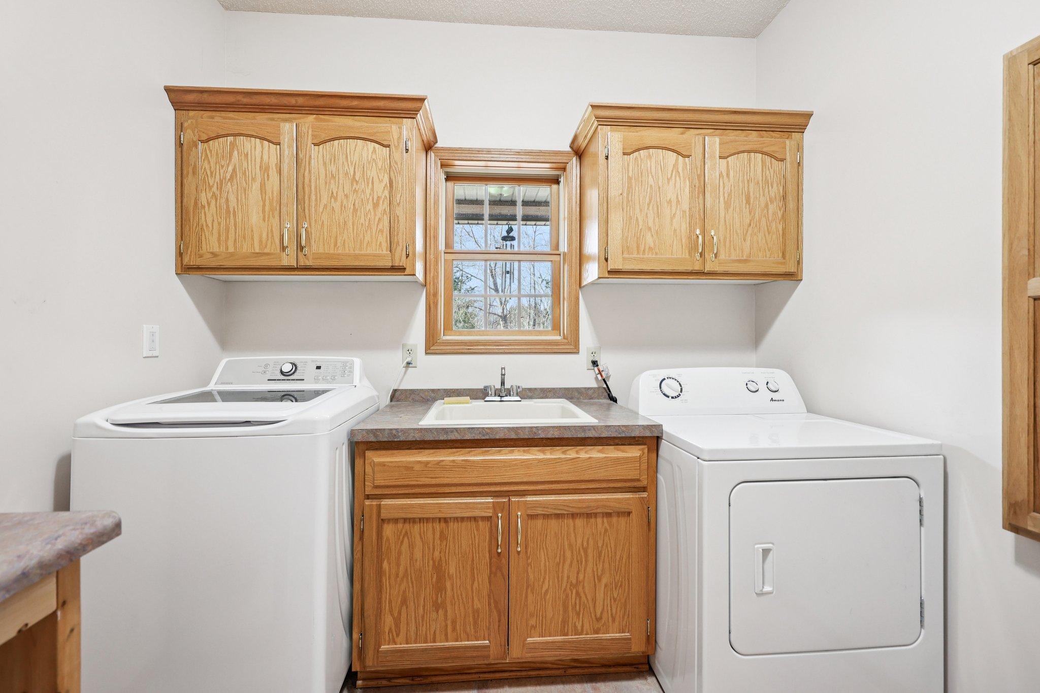 43-web-or-mls-Pleasant Valley Rd-S0804-043.jpg