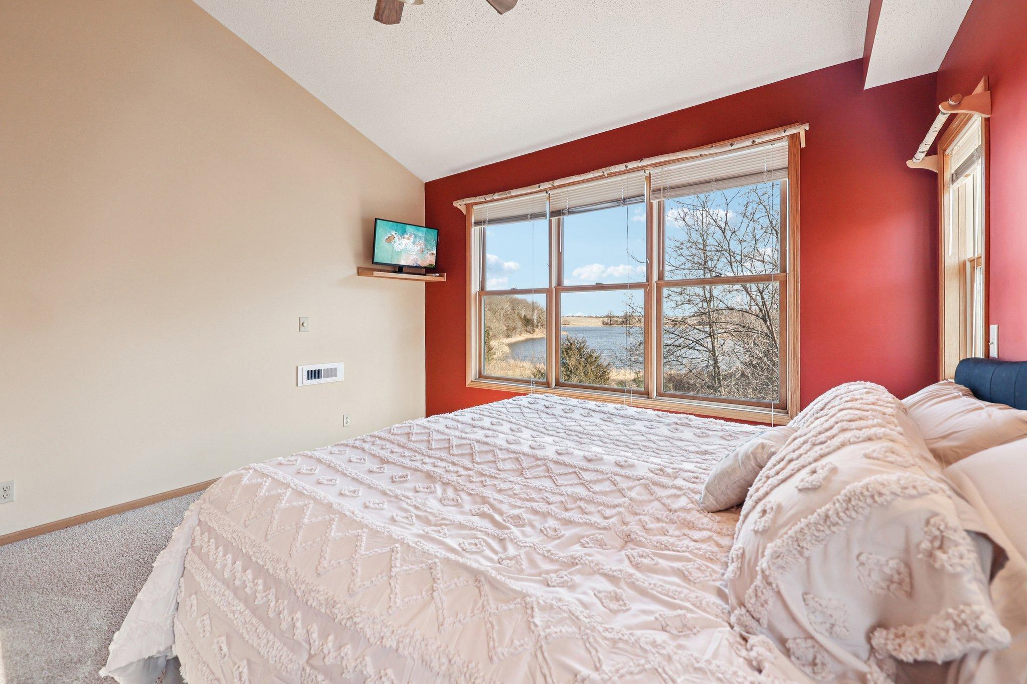 39-web-or-mls-Pleasant Valley Rd-S0804-039.jpg
