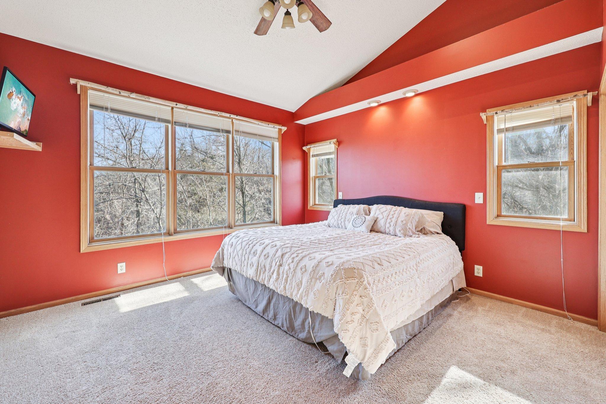 37-web-or-mls-Pleasant Valley Rd-S0804-037.jpg