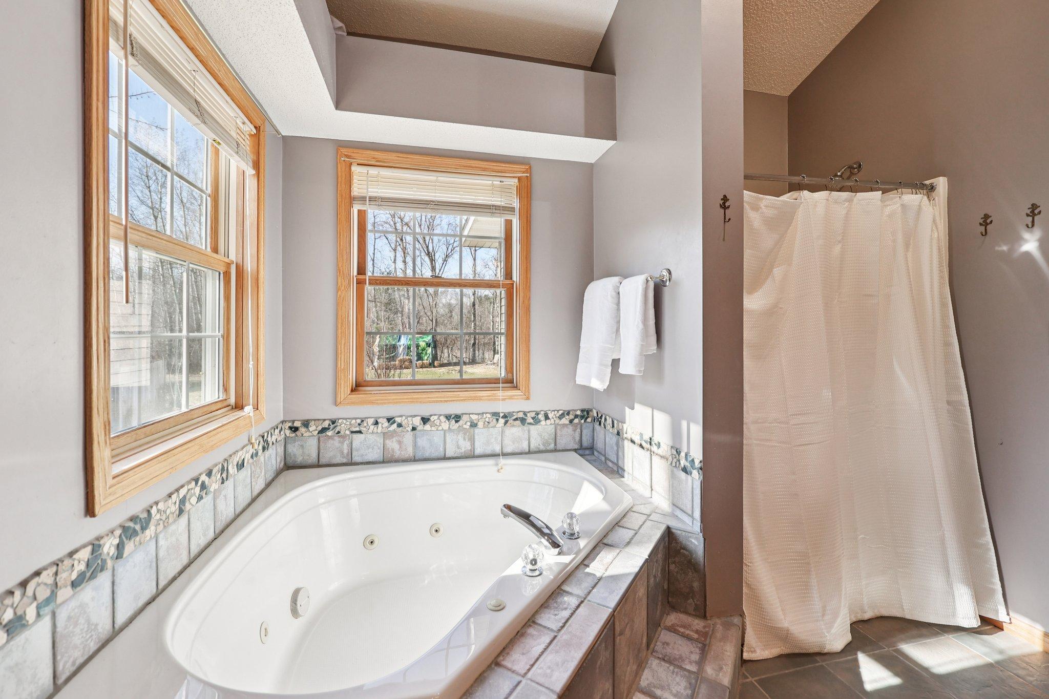 35-web-or-mls-Pleasant Valley Rd-S0804-035.jpg