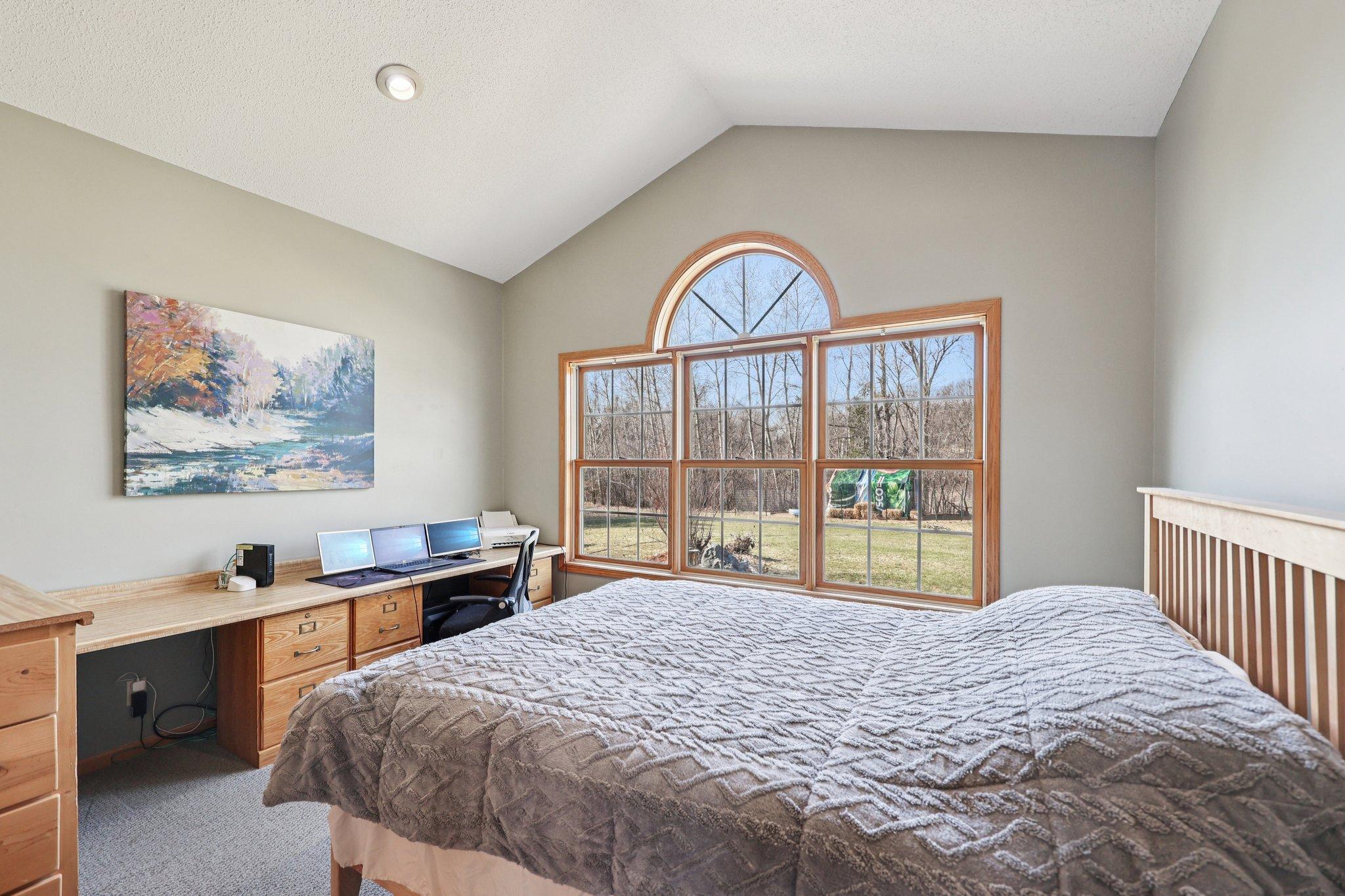 32-web-or-mls-Pleasant Valley Rd-S0804-032.jpg