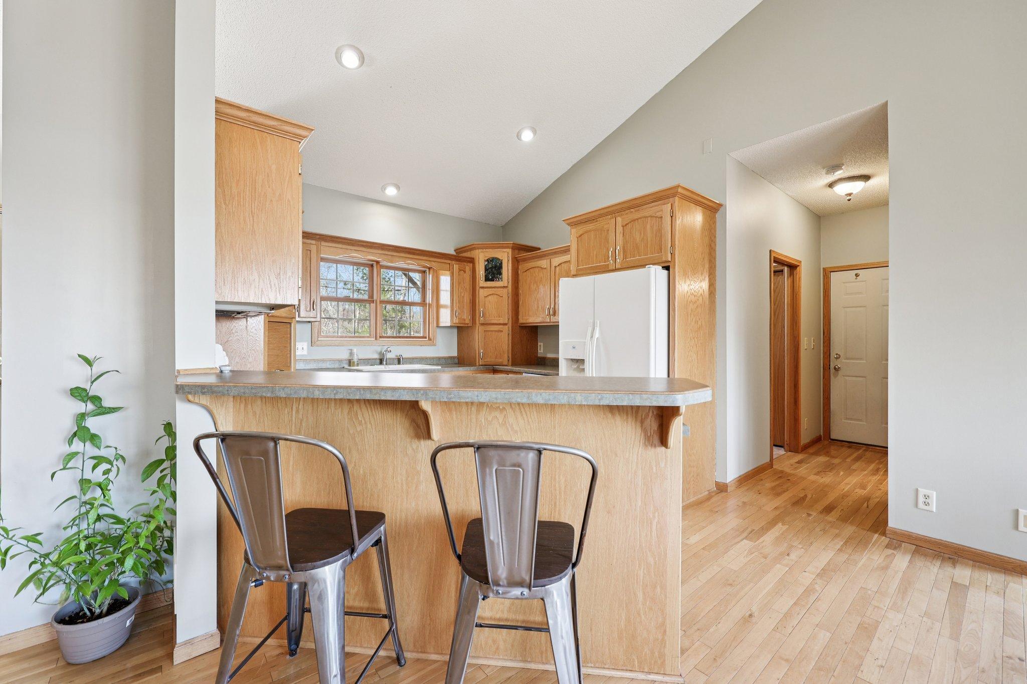 14-web-or-mls-Pleasant Valley Rd-S0804-014.jpg