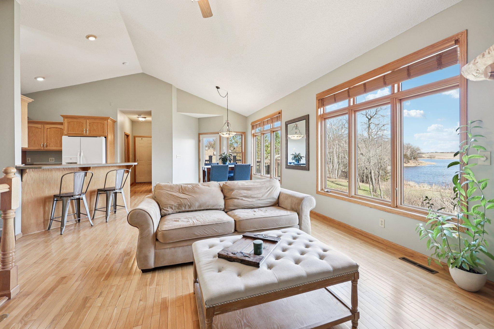 11-web-or-mls-Pleasant Valley Rd-S0804-011.jpg