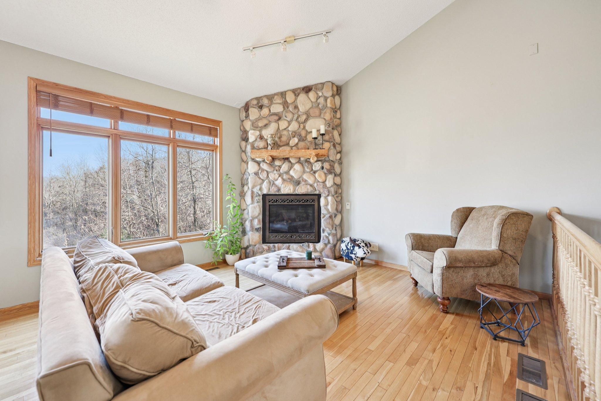 9-web-or-mls-Pleasant Valley Rd-S0804-009.jpg