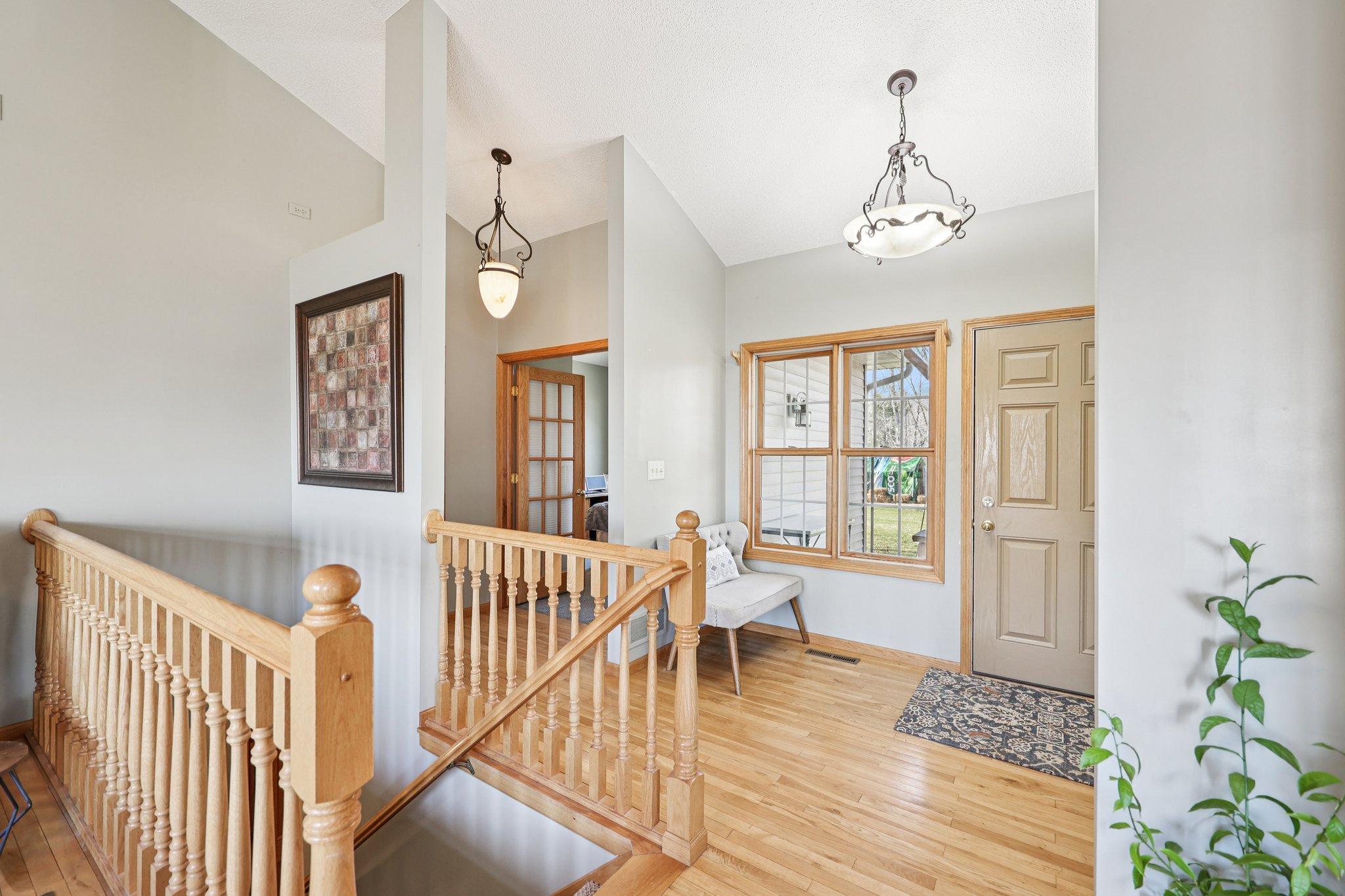 7-web-or-mls-Pleasant Valley Rd-S0804-007.jpg