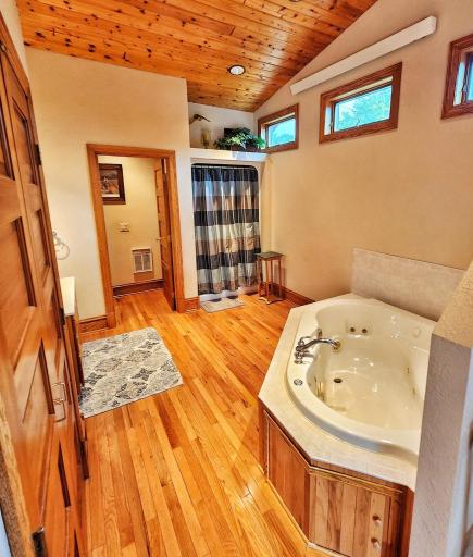 Jetted Tub in en-suite