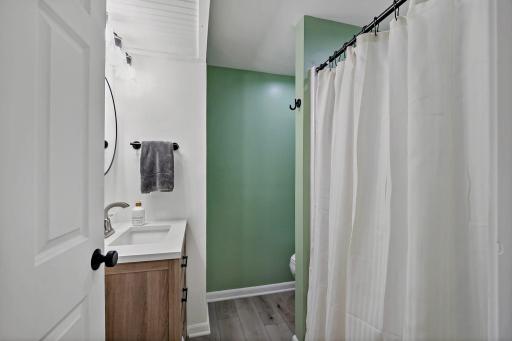 38-web-or-mls-2753 Delaware Ave, North Saint Paul, MN20260508_0039.jpg