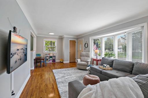 35-web-or-mls-2753 Delaware Ave, North Saint Paul, MN20260508_0036.jpg