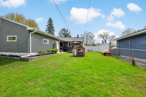 10-web-or-mls-2753 Delaware Ave, North Saint Paul, MN20260508_0011.jpg