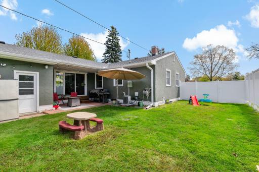 11-web-or-mls-2753 Delaware Ave, North Saint Paul, MN20260508_0012.jpg