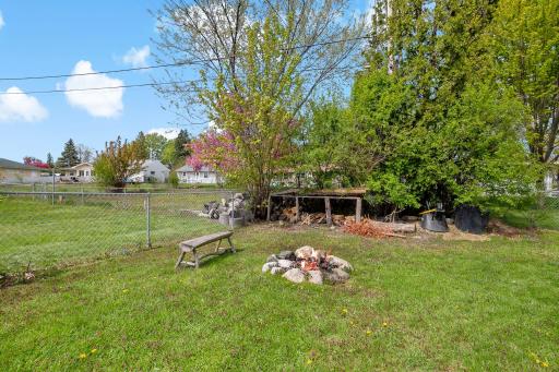8-web-or-mls-2753 Delaware Ave, North Saint Paul, MN20260508_0009.jpg