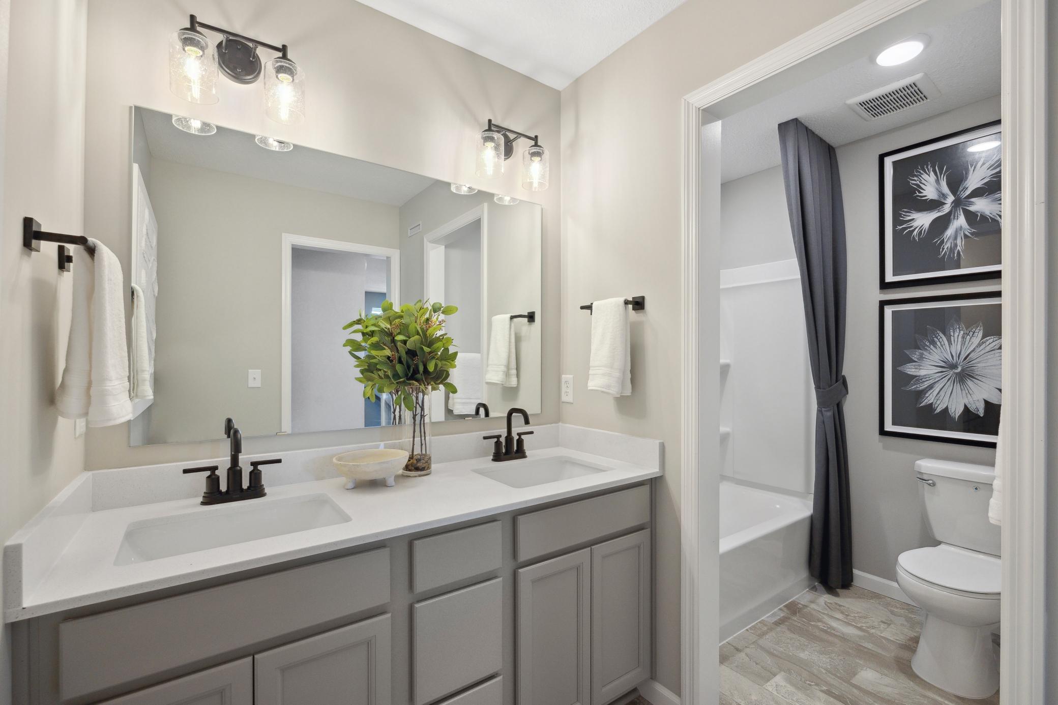 Upstairs secondary bathroom
