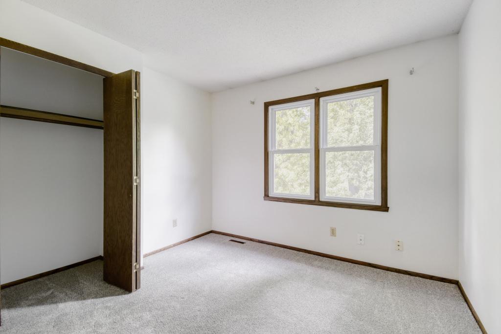 1754 Evergreen Bay - MLS Sized - 026 - 18 Primary Bedroom.jpg