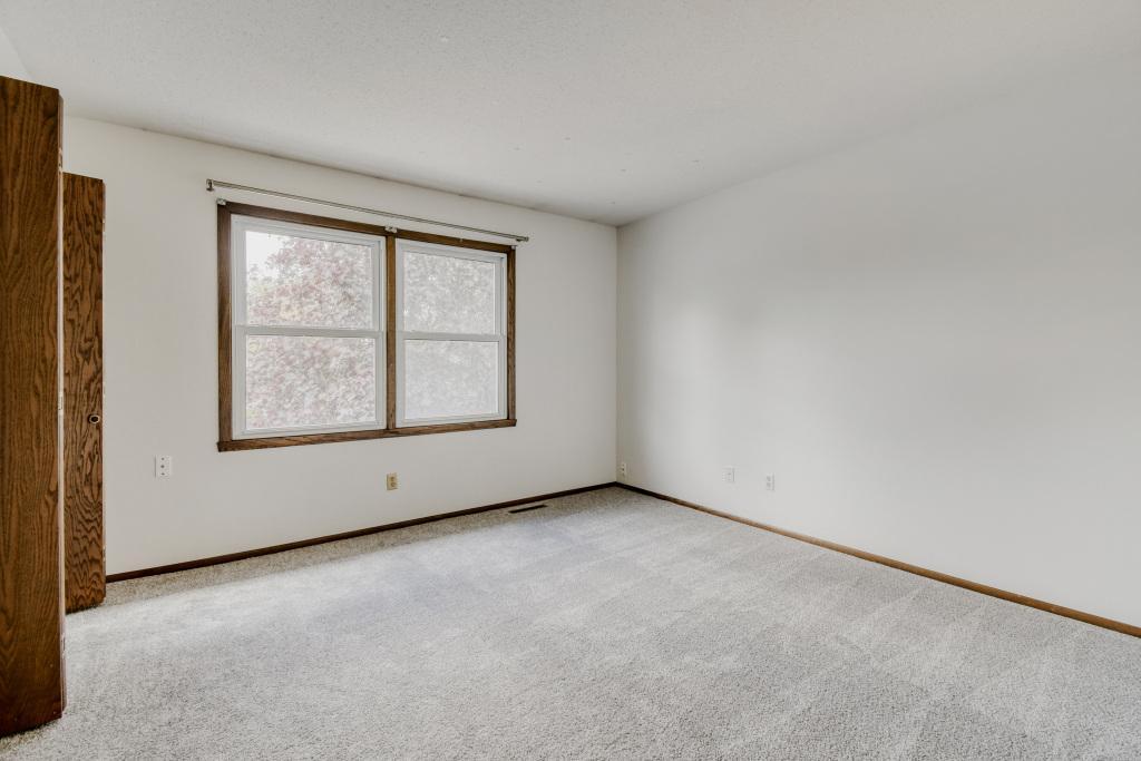 1754 Evergreen Bay - MLS Sized - 025 - 17 Primary Bedroom.jpg