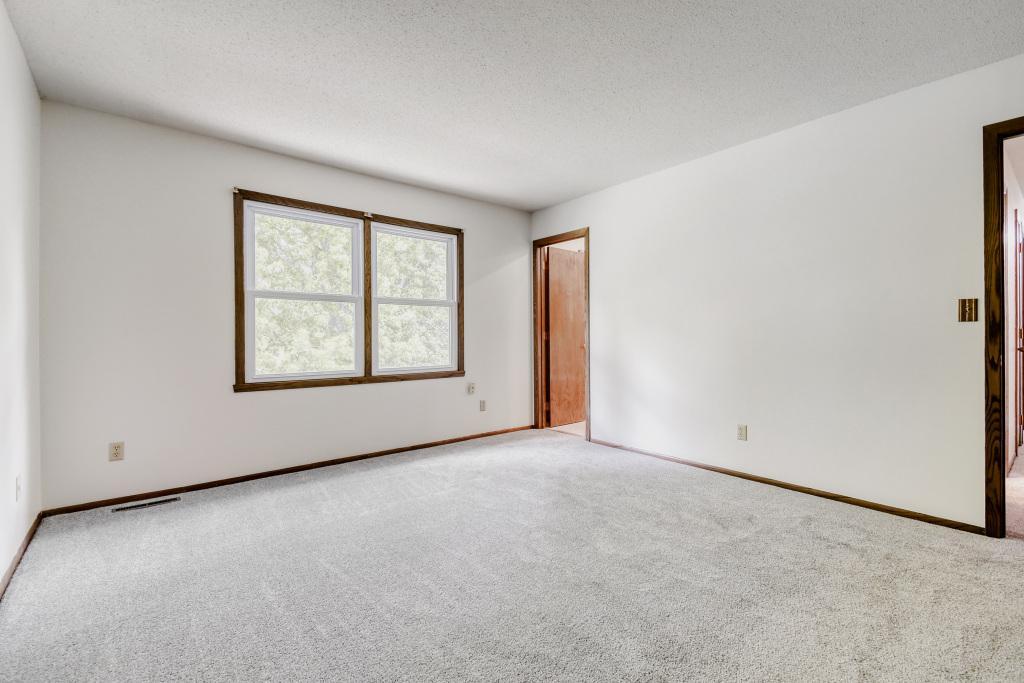 1754 Evergreen Bay - MLS Sized - 027 - 19 Bedroom.jpg