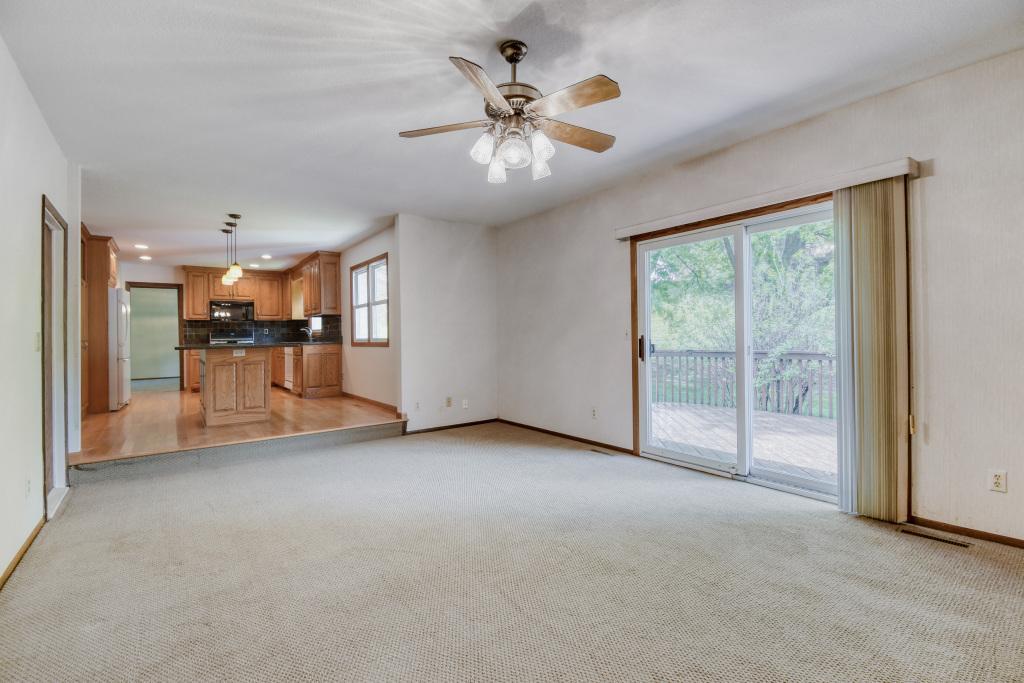 1754 Evergreen Bay - MLS Sized - 014 - 07 Living Room.jpg