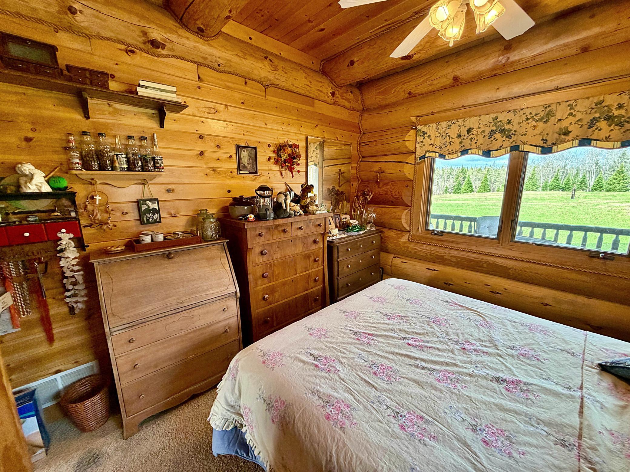 Bedroom 1.1 main floor .jpg