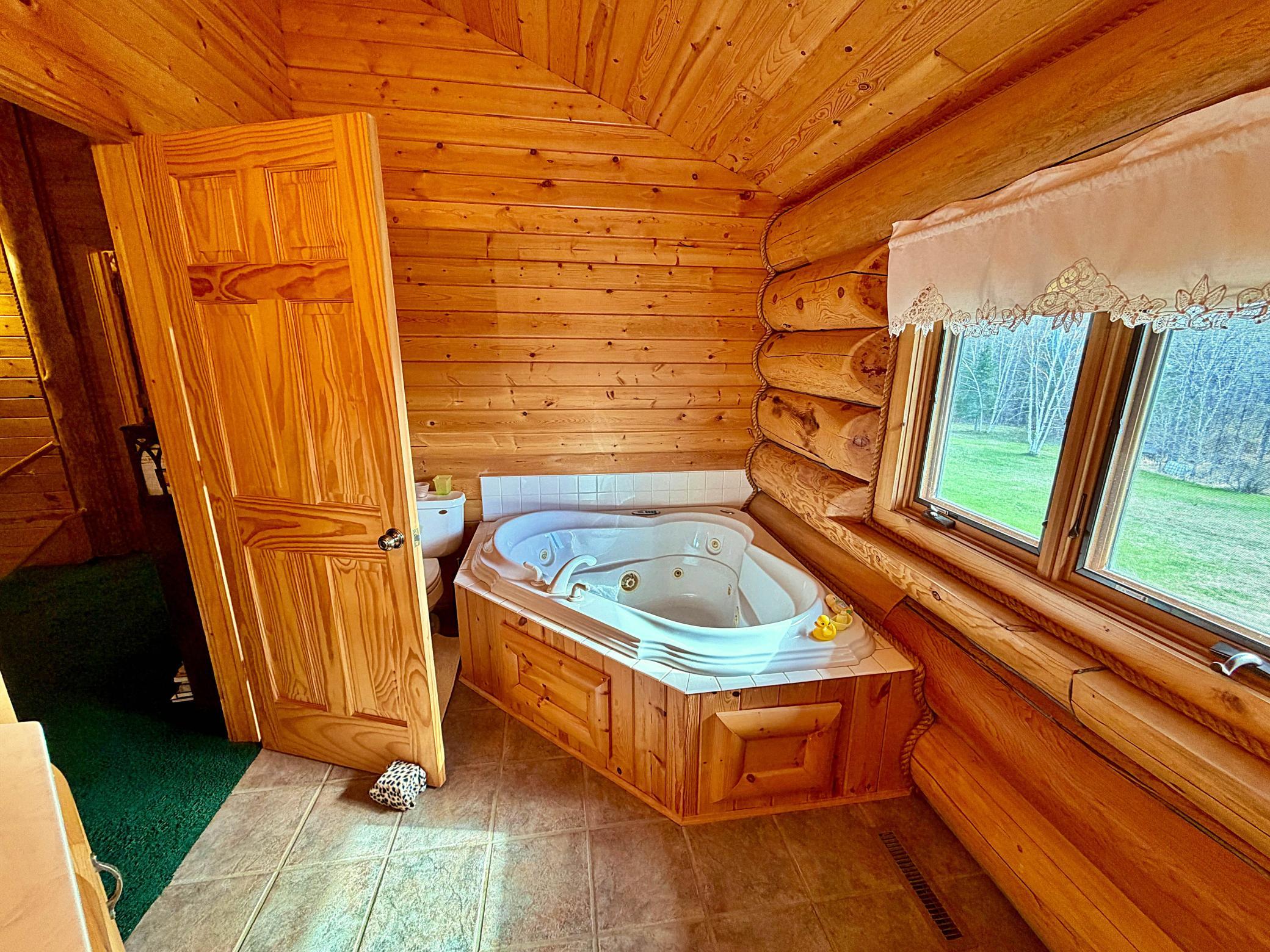 Bathroom upper with jetted tub.jpg