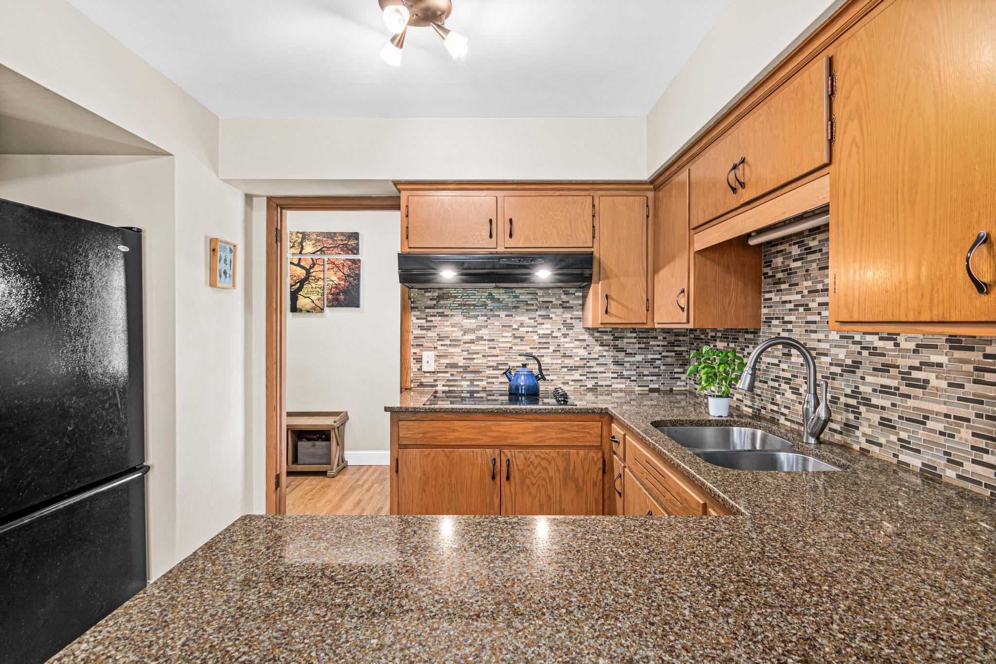 4230 Maple Ln, Minnetonka-16.jpg