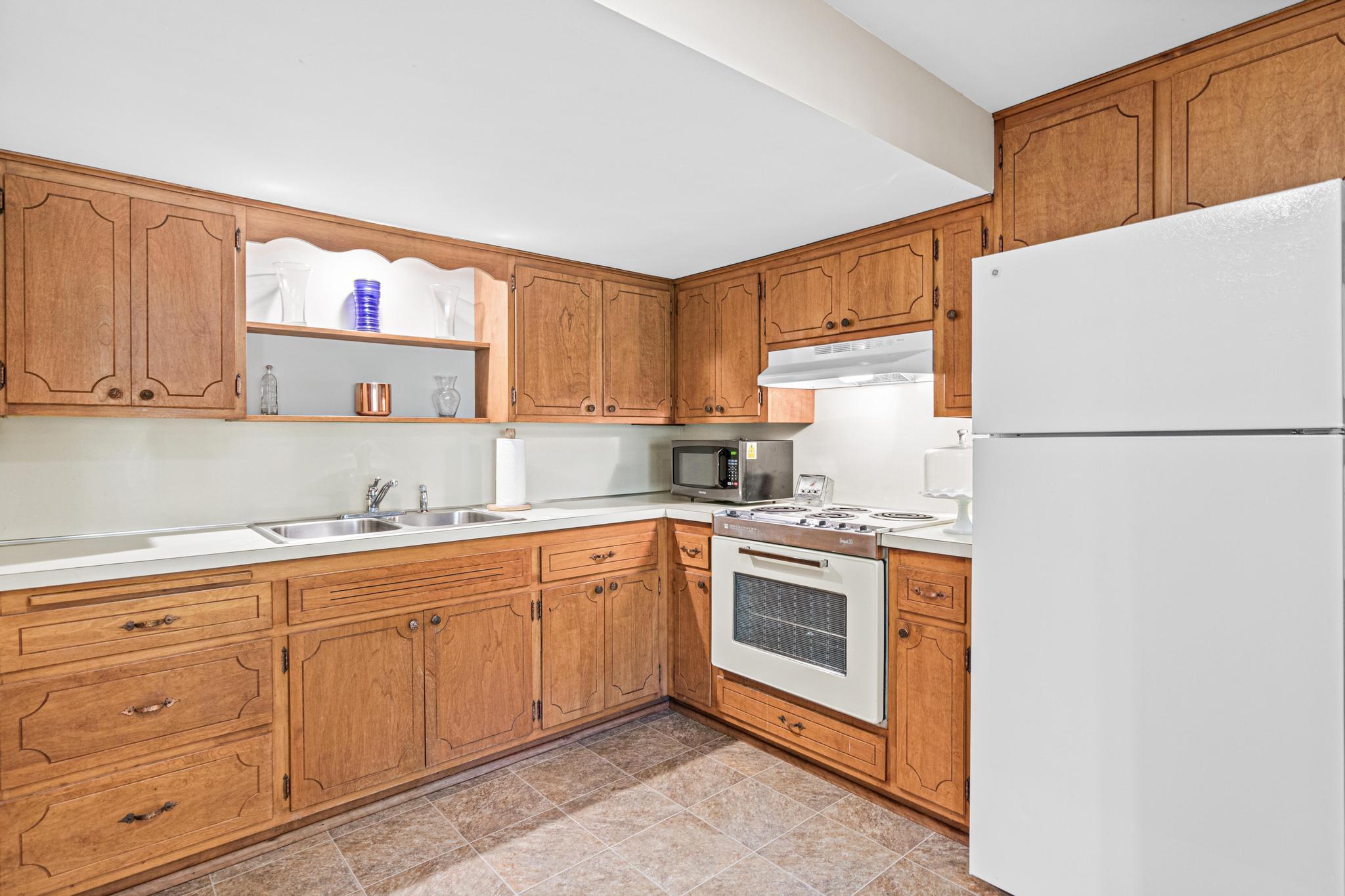 4230 Maple Ln, Minnetonka-5.jpg