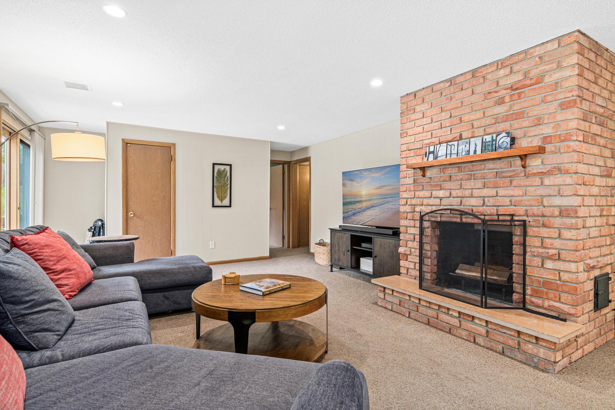 4230 Maple Ln, Minnetonka-4.jpg
