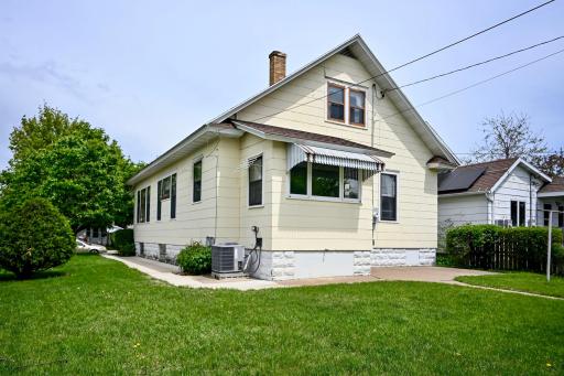 671 E King Street, Winona, MN 55987