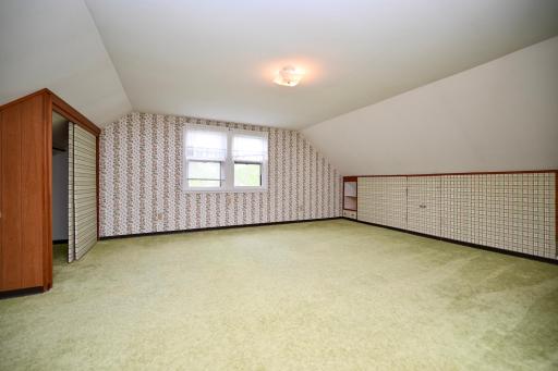 671 E King Street, Winona, MN 55987