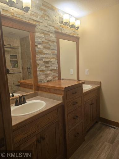 38270 Everett Avenue, North Branch, MN 55056