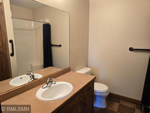 38270 Everett Avenue, North Branch, MN 55056