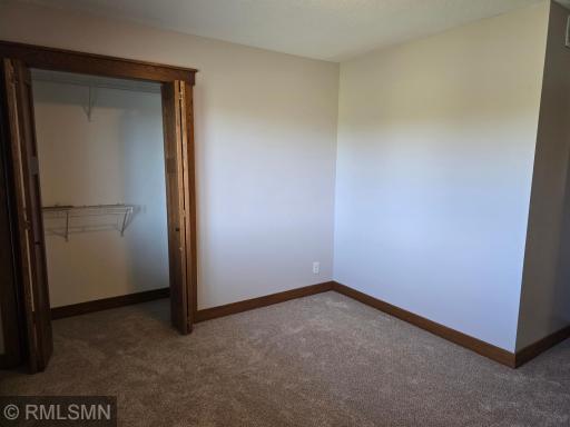 38270 Everett Avenue, North Branch, MN 55056