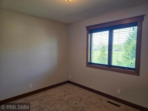 38270 Everett Avenue, North Branch, MN 55056