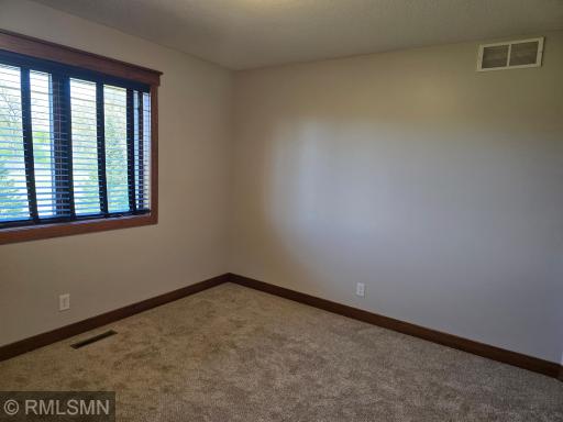 38270 Everett Avenue, North Branch, MN 55056