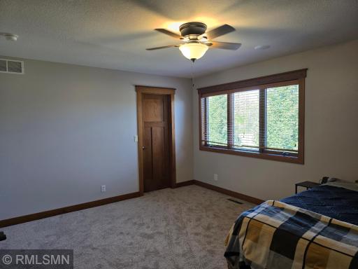38270 Everett Avenue, North Branch, MN 55056