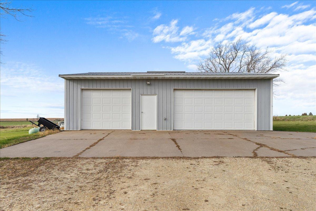 40x30 shed/garage with elec, water and heat.jpg