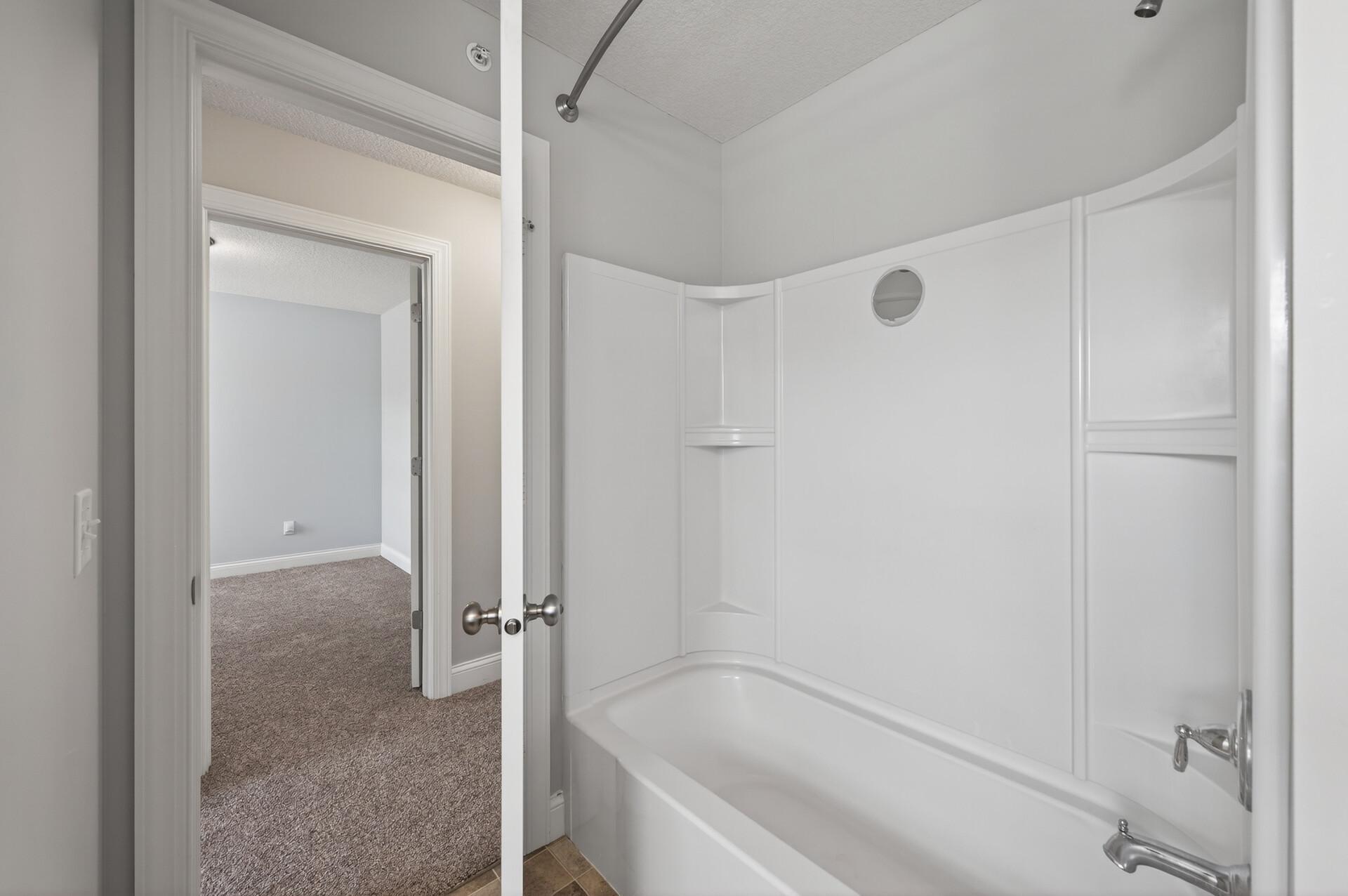 Upper level full bath