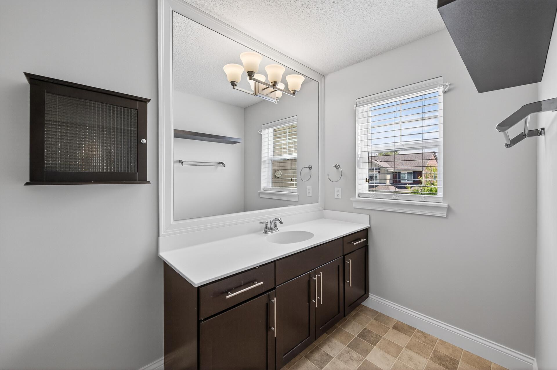 Upper level full bath